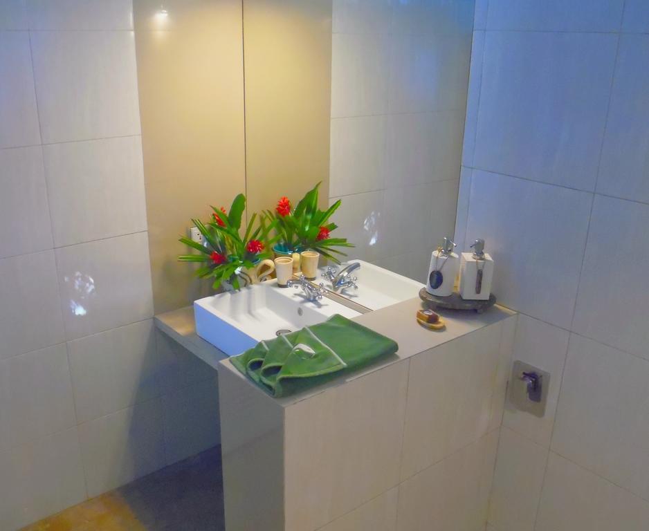 Lazy Monkey Hotel Senggigi Exterior photo