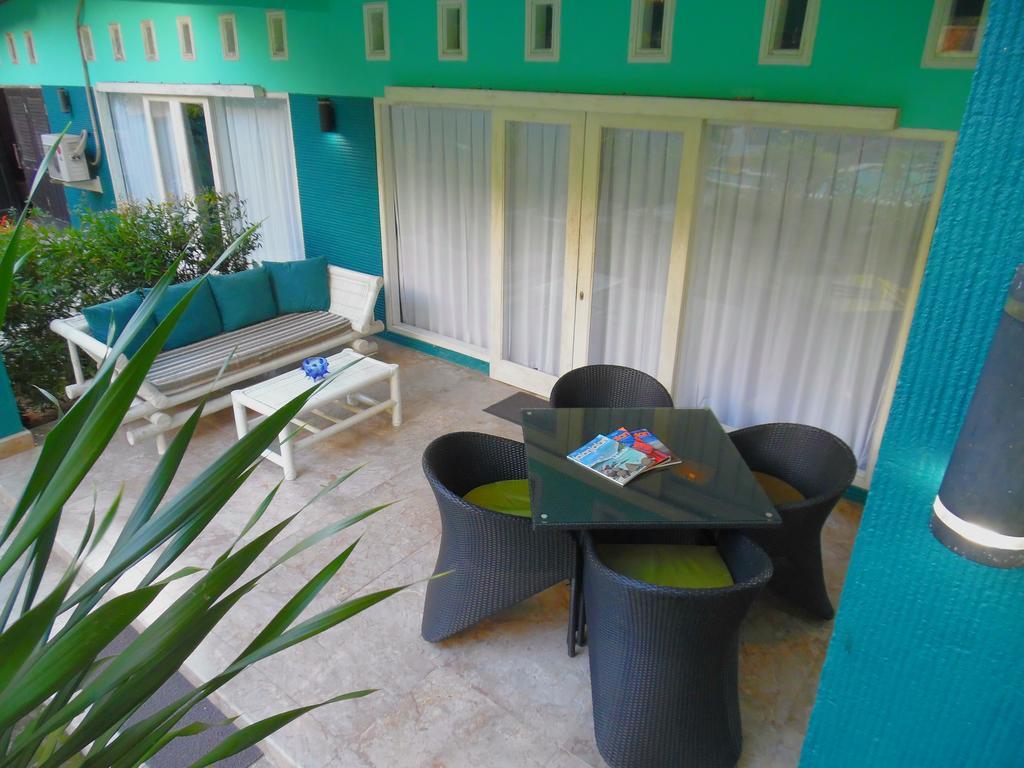 Lazy Monkey Hotel Senggigi Exterior photo